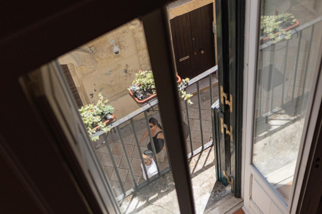 Palazzo Della Contessa - Suites & Breakfast レッチェ エクステリア 写真