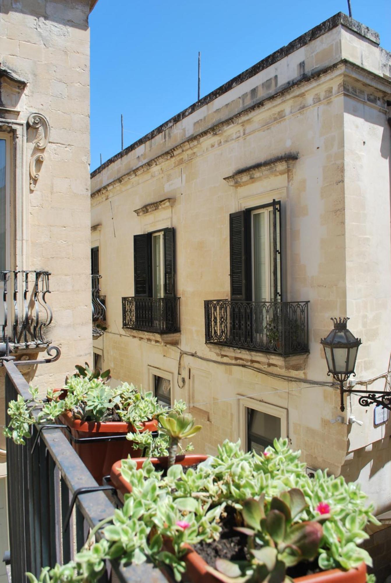 Palazzo Della Contessa - Suites & Breakfast レッチェ エクステリア 写真